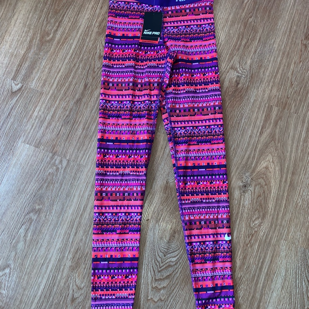 Women’s Nike pro